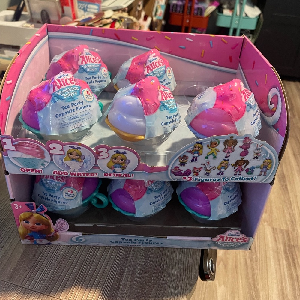 💜Alice’s wonderland bakery tea party capsule figures color reveal series 1
